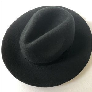 Black wool Fedora size Small with Velvet band